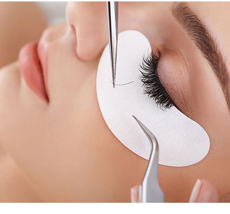 What are classic eyelash extensions?